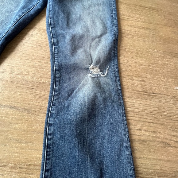 Mother woman’s the insider crop step chew jeans - Picture 8 of 16